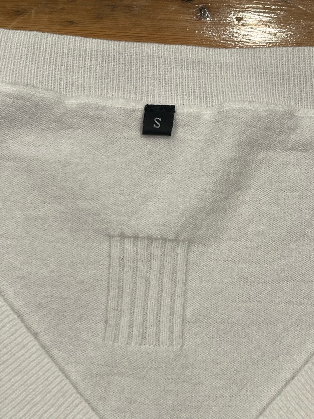 Classic V-Neck Knit Sweater with Subtle Texture in White - Picture 5 of 8
